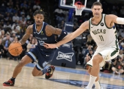 开云官网-灰熊战胜雄鹿，继续保持领先优势