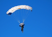 开云官方app入口-挪威的极光，照不亮伯纳乌的阴影，楚阿梅尼赛后评分拉满背后的唯一性