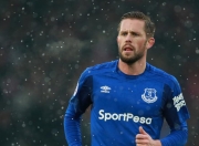 开云足球直播-赛道上的逆袭，哈斯鏖战红牛，佩雷兹带队改写历史