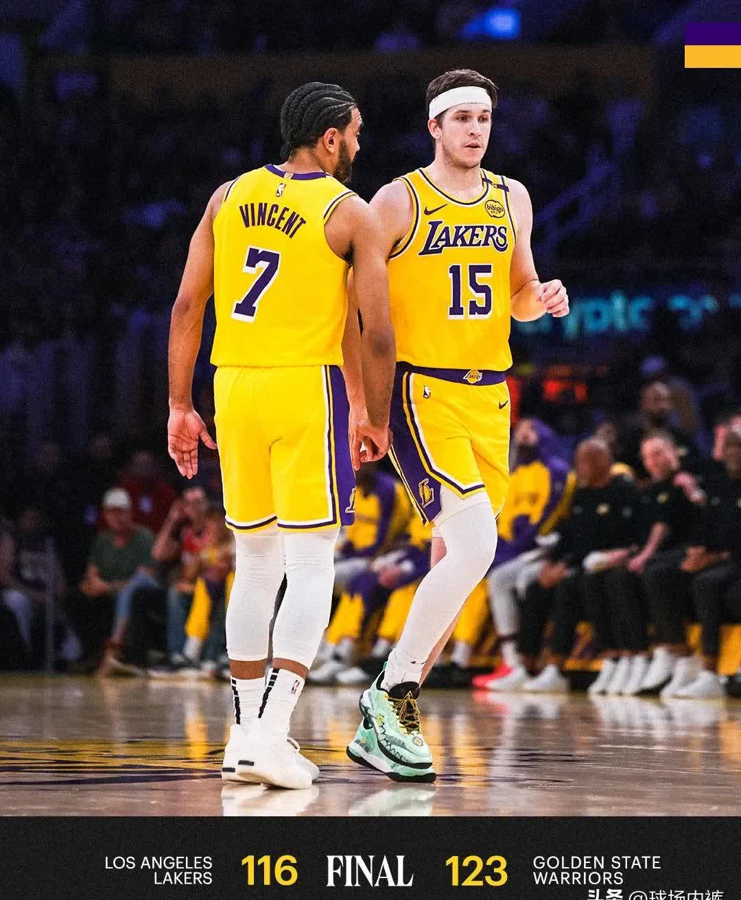 湖人血洗湖人B队,布克送出助攻 湖人血洗湖人B队,布克送出助攻