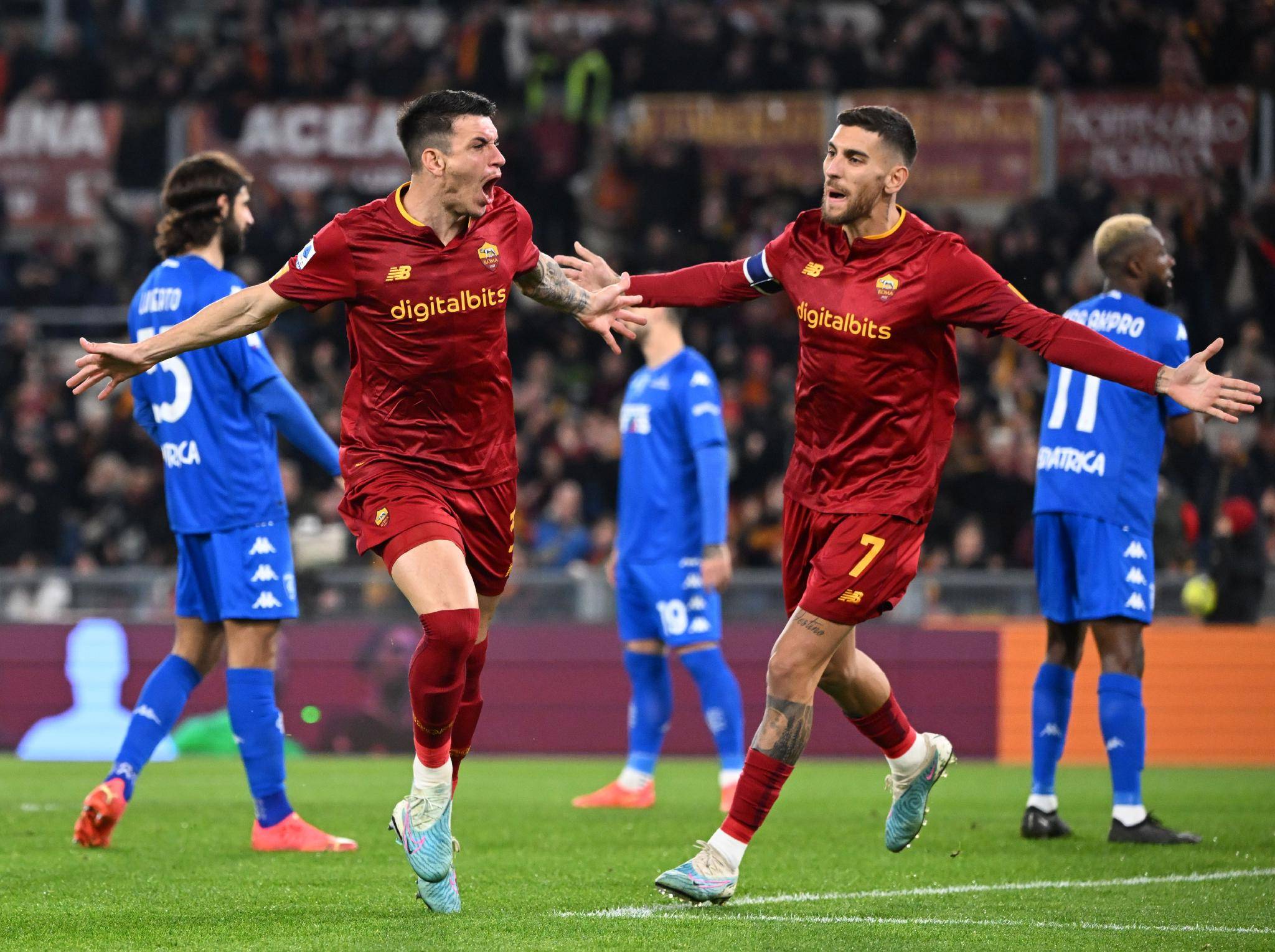 包含意大利足球联赛热火朝天，球队拼搏斗志足的词条