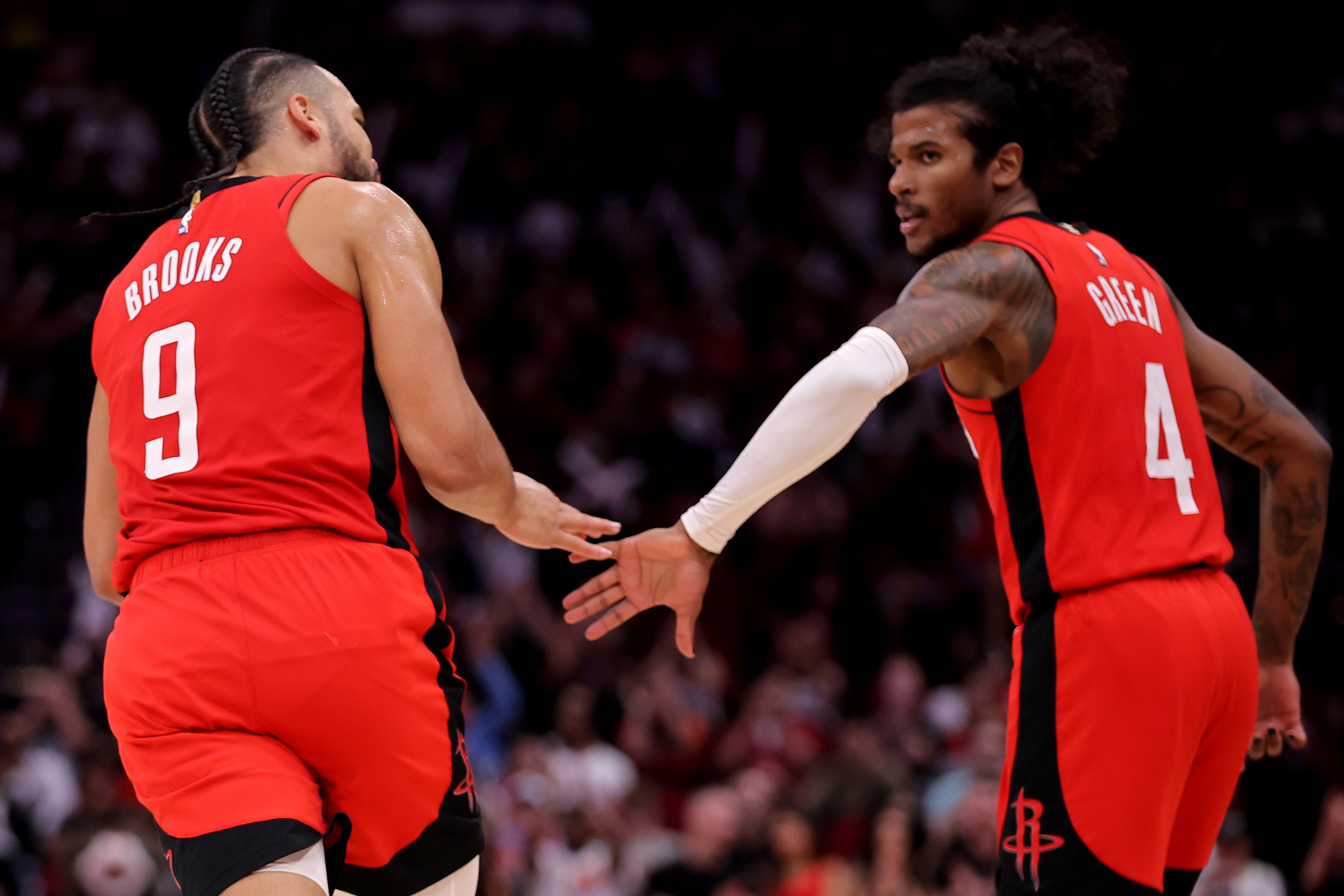 关于火箭防守稳固,战胜爵士保持领先的信息 关于火箭防守稳固,战胜爵士保持领先的信息