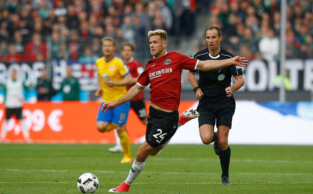 尤文图斯豪取客场胜利,晋级信心高涨的简单介绍 尤文图斯豪取客场胜利,晋级信心高涨的简单介绍