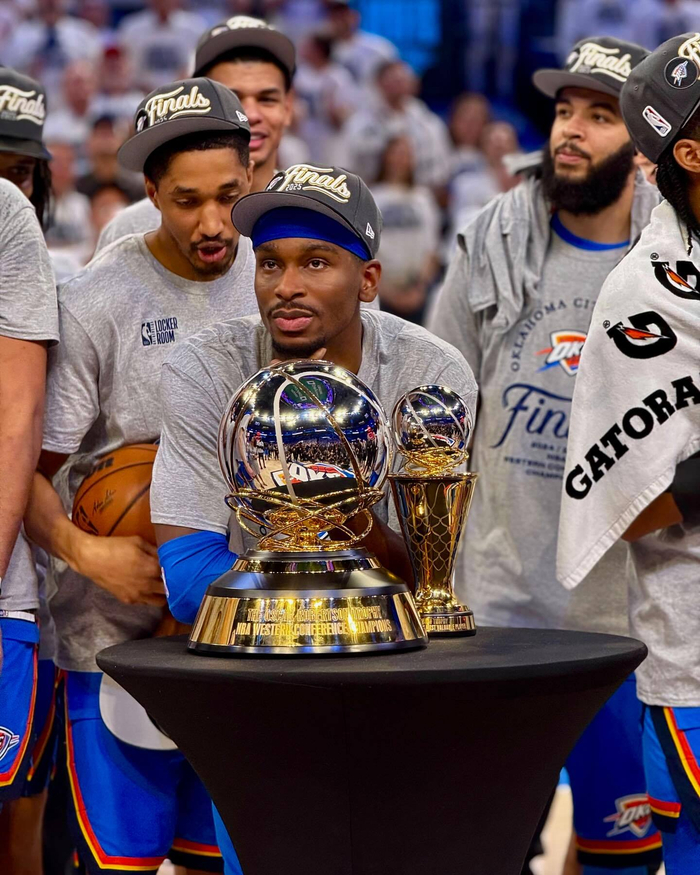 MVP球员在比赛中表现出色,获得高分 MVP球员在比赛中表现出色,获得高分