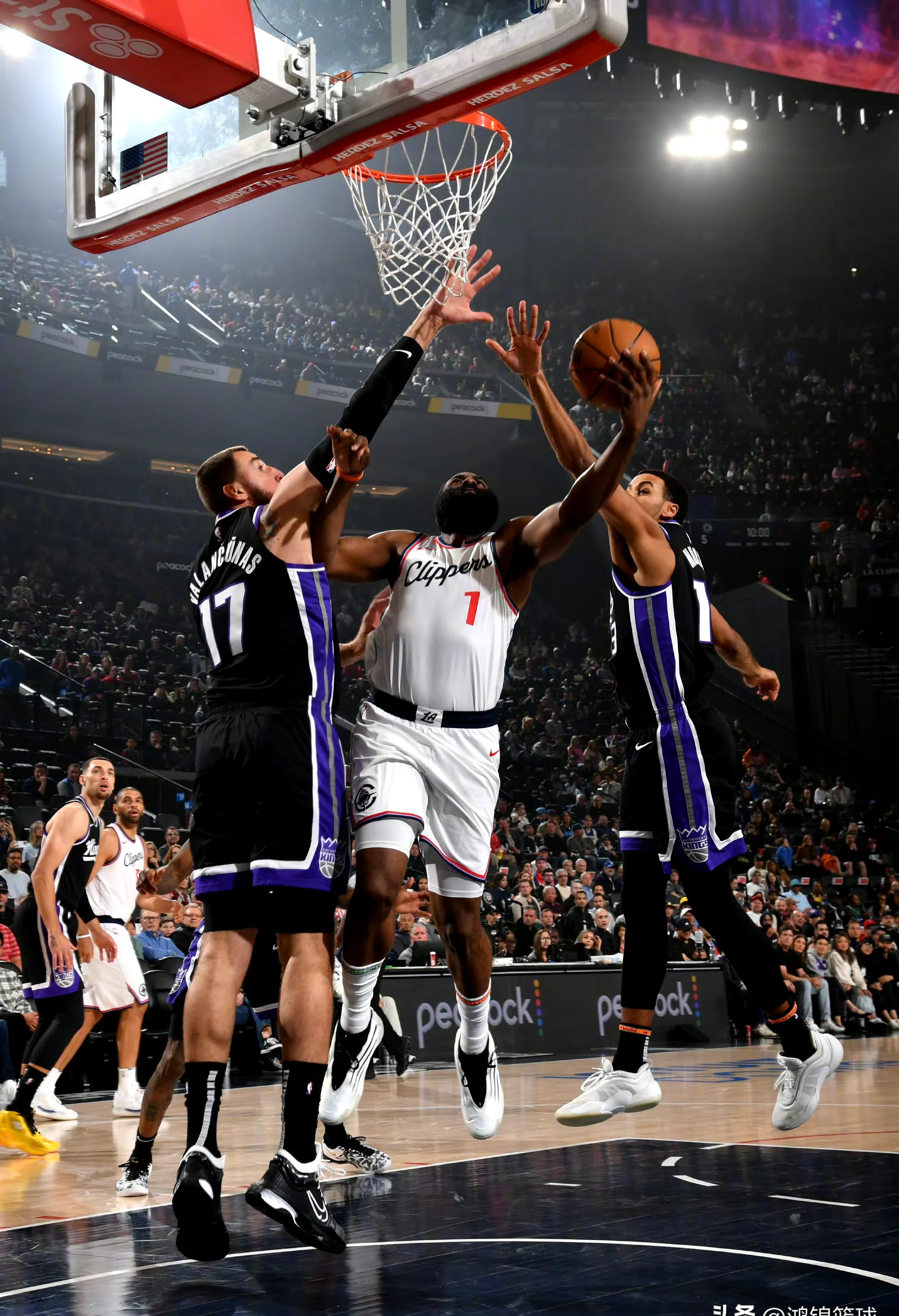 篮网横扫快船,保罗关键制胜 篮网横扫快船,保罗关键制胜