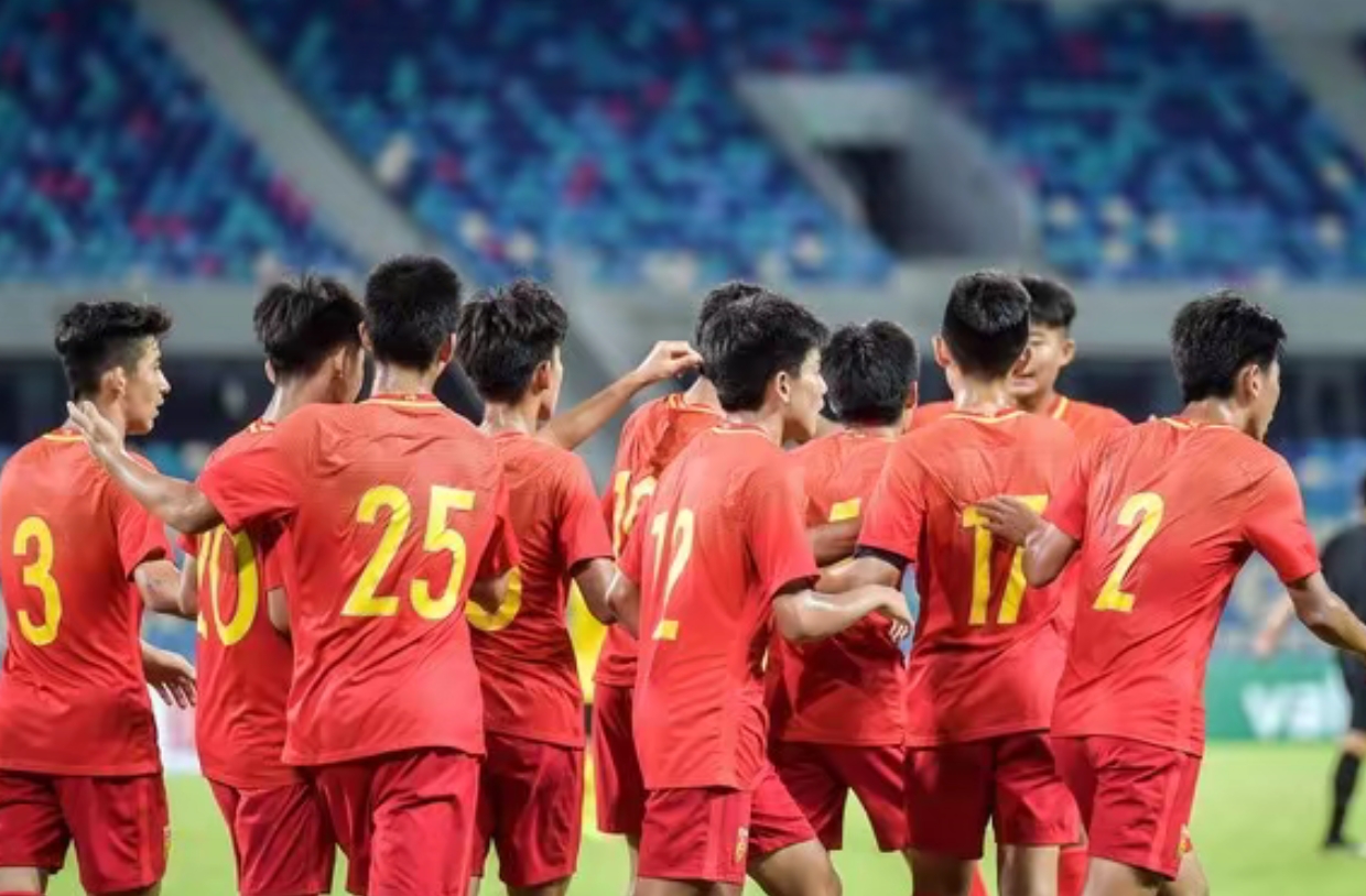 中国队鏖战奥地利队，梁靖崑点燃赛场