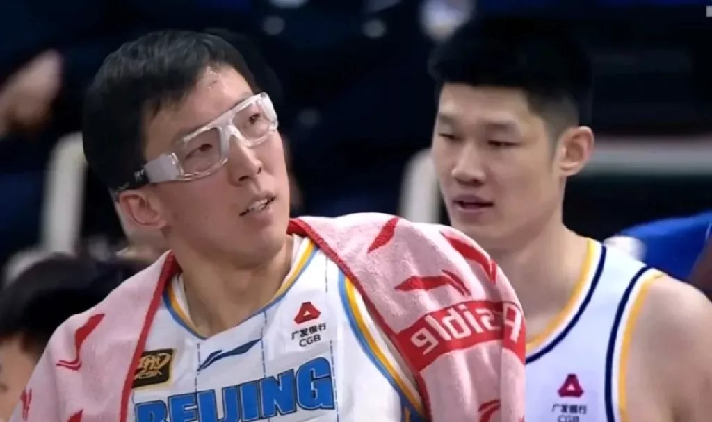 福建队翻盘北京队，胡金秋状态火热的简单介绍