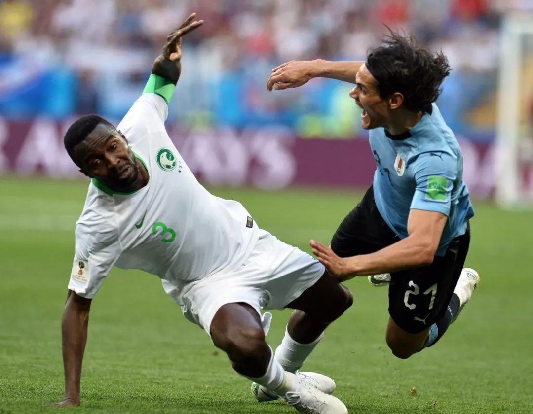 波兰碾压乌拉圭,孔德点燃赛场 波兰碾压乌拉圭,孔德点燃赛场