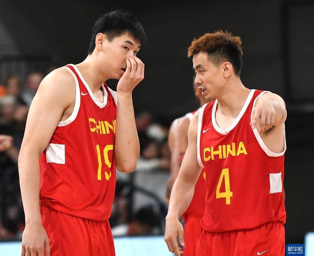 中国队横扫德国队,黄鸭组合扛起全队 中国队横扫德国队,黄鸭组合扛起全队